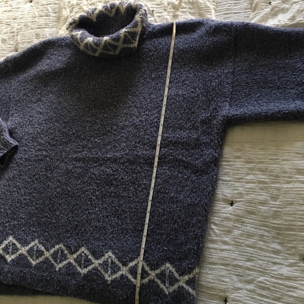 Hand Made/Knit Sweater - Picture 5 of 9